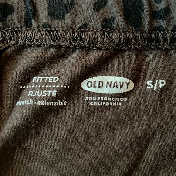 Women’s Bundle of 3 Old Navy Leopard/Animal Print Leggings - Picture 7 of 12